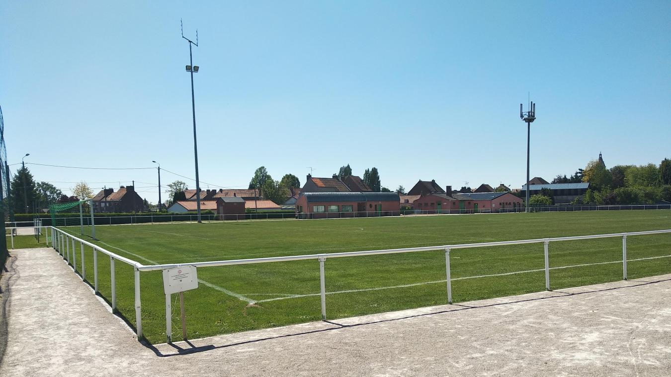 Terrain en herbe Sainghin-en-Weppes